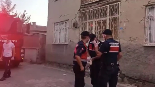 Komşular bayramlaşmaya gidince yaşlı adamın evinde öldüğü ortaya çıktı