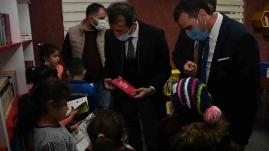 Konteyner kentteki çocuklar için yapılan kütüphane hizmete açıldı