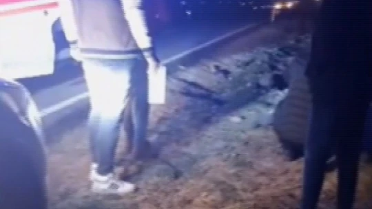 Köpeğe çarpmamak için manevra yapan otomobil şarampole yuvarlandı: 2 yaralı