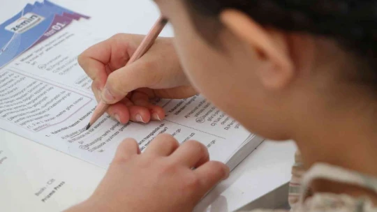 Koruyucu ailelik yaptığı yeğenlerini öz çocuklarından ayırmıyor