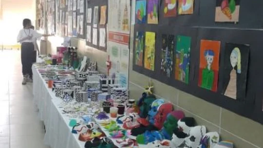 Kovancılar'da öğrenciler el becerilerini yıl sonu sergisinde beğeniye sundu
