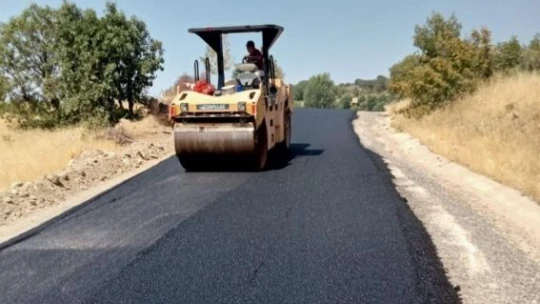 Köy yollarında çalışmalar sürüyor