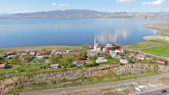 Kuraklıkla boğuşan şirin köy, yeniden eski güzelliğine kavuştu