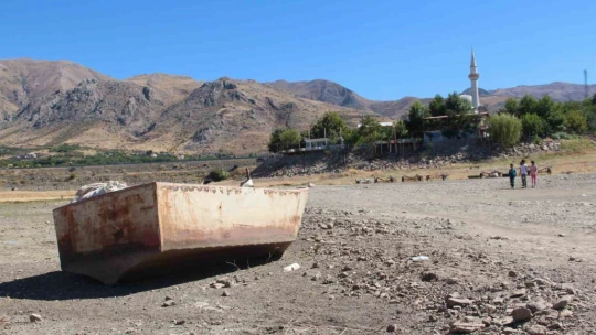 Kuraklıkla boğuşan şirin köy, yeniden eski güzelliğine kavuştu