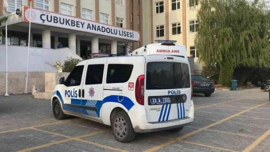 Lisede çalışan hizmetli odasında ölü bulundu