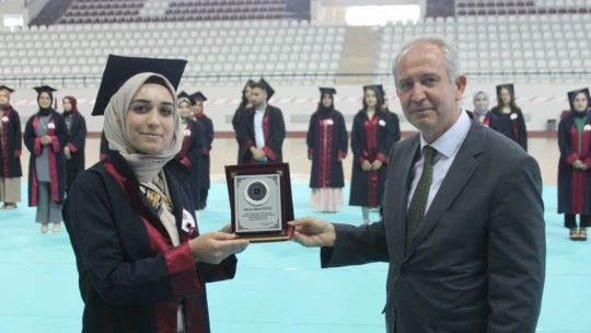 Sağlık Bilimleri Mezuniyet Töreni Yapıldı