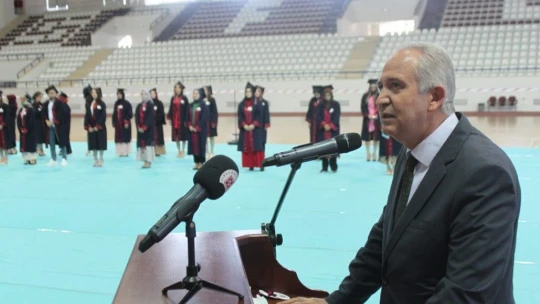 Sağlık Bilimleri Mezuniyet Töreni Yapıldı