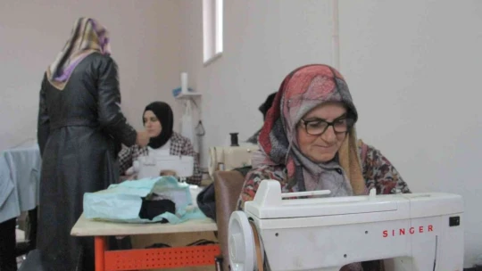 Mahalledeki sosyal tesis kadınlara iş kapısı oluyor