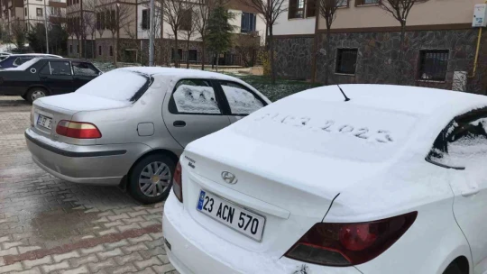 Mart ayının son günü Elazığ'a kar yağdı