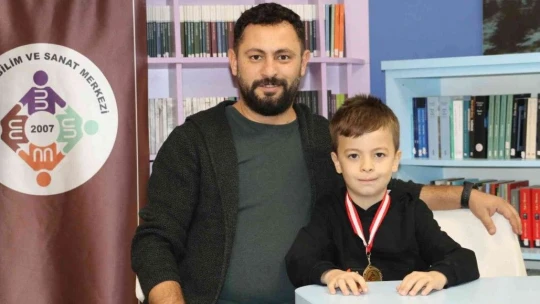 Matematiği sevmediği halde girdiği yarışmada dünya şampiyonu oldu