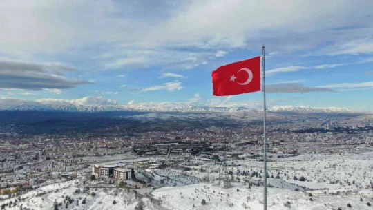Medeniyetlerin beşiği Harput tekrar beyaza büründü, kartpostallık görüntüler oluştu