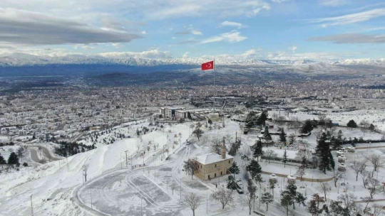 Medeniyetlerin beşiği Harput tekrar beyaza büründü, kartpostallık görüntüler oluştu