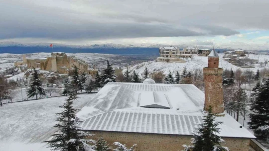 Medeniyetlerin beşiği Harput tekrar beyaza büründü, kartpostallık görüntüler oluştu