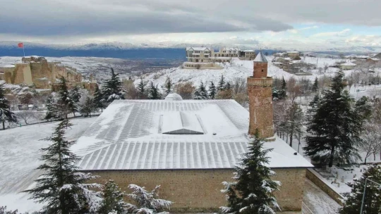 Medeniyetlerin beşiği Harput tekrar beyaza büründü, kartpostallık görüntüler oluştu