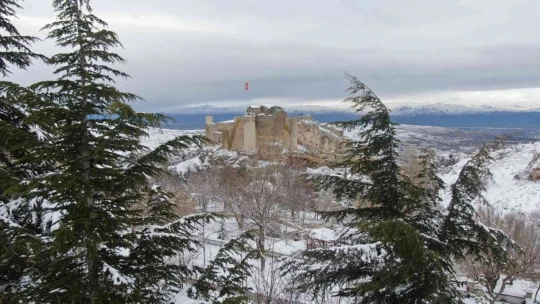 Medeniyetlerin beşiği Harput tekrar beyaza büründü, kartpostallık görüntüler oluştu