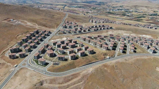 Meryem Dağı, yapılan 12 bin TOKİ konutu ile adeta bir şehir oldu