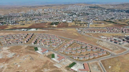 Meryem Dağı, yapılan 12 bin TOKİ konutu ile adeta bir şehir oldu