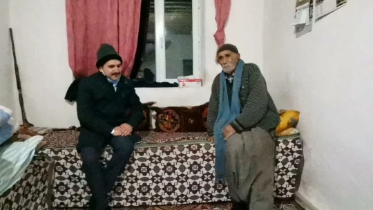 Mezrada mahsur kalıp ilaçları biten iki kardeşin imdadına Kaymakam yetişti