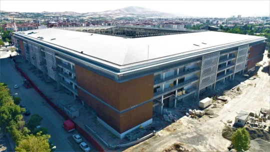 Milletvekili Ağar, yeni stadyumu gezdi