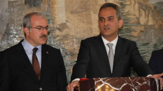 Özer: '364 milyonluk mevcut yatırımlara ilave olarak 1 milyarlık yatırımı Elazığ'a kazandırmış olduk'