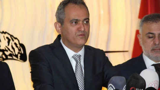 Milli Eğitim Bakanı Özer: '855 bin derslikte yüz yüze eğitime ara vermeden devam ediyoruz'
