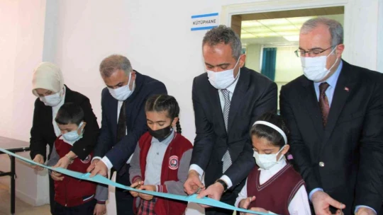 Milli Eğitim Bakanı Özer, Elazığ'da kütüphanenin açılışını gerçekleştirdi