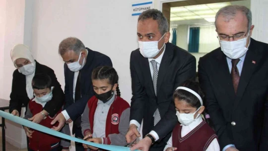 Milli Eğitim Bakanı Özer, Elazığ'da kütüphanenin açılışını gerçekleştirdi