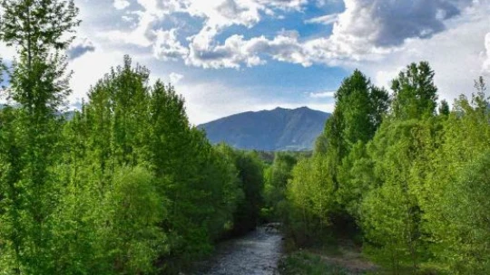 Mirvan Çayı, dört mevsim farklı güzelliğiyle göz kamaştırıyor