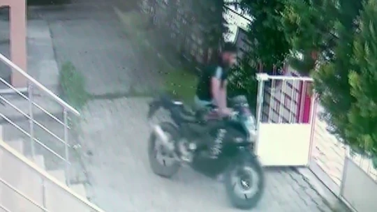 Motosikleti çaldı, rahatlığı pes dedirtti