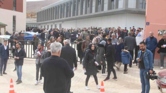 Muhtarlık seçimleri cumhurbaşkanlığı seçimlerini aratmadı