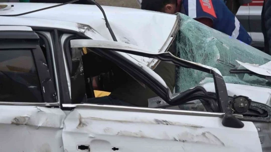 Muş İl Jandarma Komutan Yardımcısı Albay Ahmet Kaya ve eşi trafik kazasında yaralandı