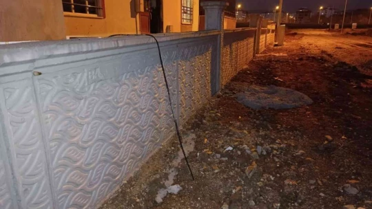 Müteahhitle dağıtım şirketi arasındaki sorun apartmanı 8 aydır elektriksiz bıraktı