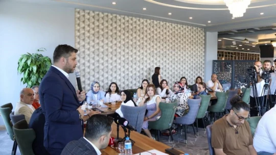 Nazırlı: ''Davutoğlu başkan olduktan sonra bizleri tasfiye etti''