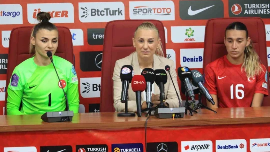 Necla Güngör Kıragası: 'Seyirci rekorunu Elazığ'da kırdık'