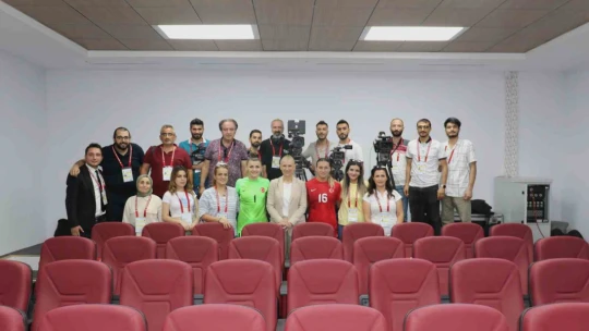 Necla Güngör Kıragası: 'Seyirci rekorunu Elazığ'da kırdık'