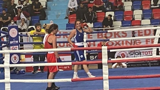 Nuri Eroğlu Büyük Erkekler ve Büyük Kadınlar Türkiye Ferdi Boks Şampiyonası'nda Elazığ rüzgarı
