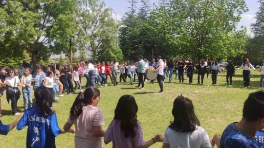 Öğrenciler LGS stresini Elazığ Hipodromunda attı