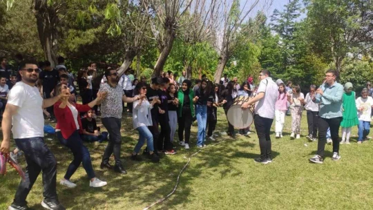 Öğrenciler LGS stresini Elazığ Hipodromunda attı