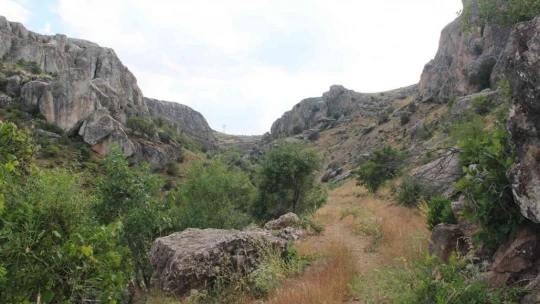 Ölbe vadisi ve Deve Mağarası turizme kazandırılmayı bekliyor