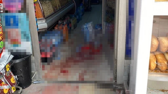 Önce kuzenini, ardından kuzeninin sığındığı bakkalı bıçakladı