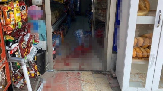 Önce kuzenini, ardından kuzeninin sığındığı bakkalı bıçakladı