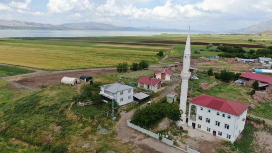 Önceden çölü andıran baraj sahası suyla doldu
