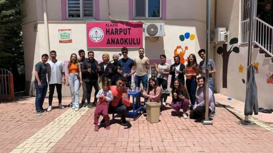 Örümcek adam minik öğrencileri eğlendirdi