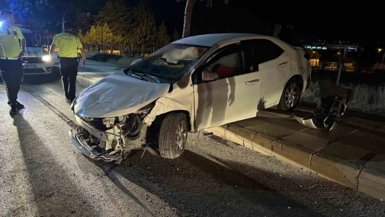 Otomobil ağaca çaptı: 1 yaralı