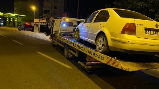 Otomobil bahçeye uçtu: 2 yaralı