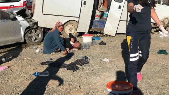 Elazığ'da Feci Kaza 17 yaralı