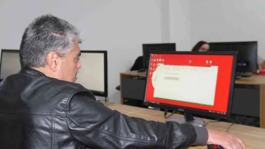 Özel bireyler, bilgisayar kursu ile hayata hazırlanıyor