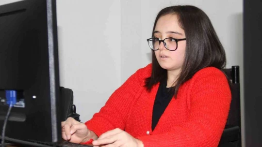 Özel bireyler, bilgisayar kursu ile hayata hazırlanıyor
