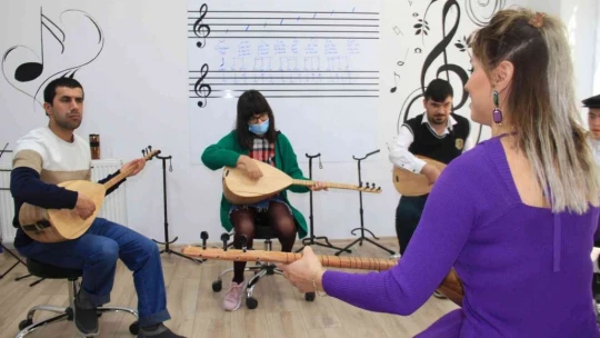 Özel bireyler, engellerini müzikle aşıyor