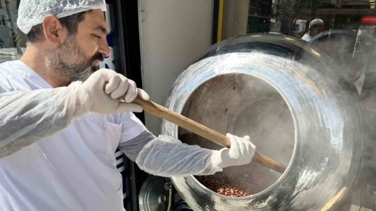 Pancar şekerinden yapılıyor, Ramazan ayında 15 ton tüketiliyor